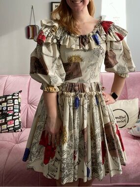 Vintage puff sleeve dress in a novelty print